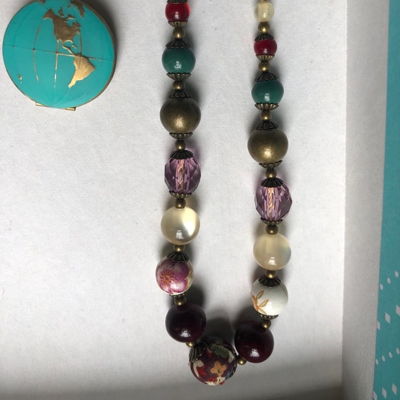 Necklaces - Picture 3 of 4